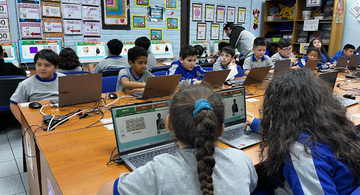 niños sordos lenguaje de señas