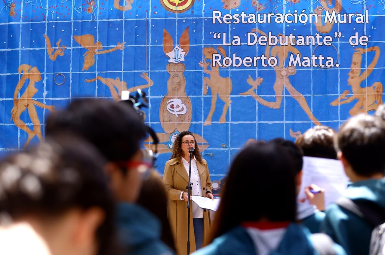 Foto lanzamiento inicio de restauración mural La Debutante de Matta.