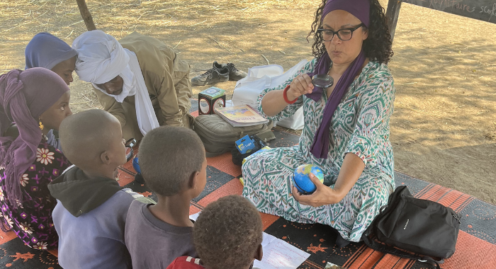 El trabajo de profesoras UC en escuela nómade de África y empoderando a mujeres en Chad