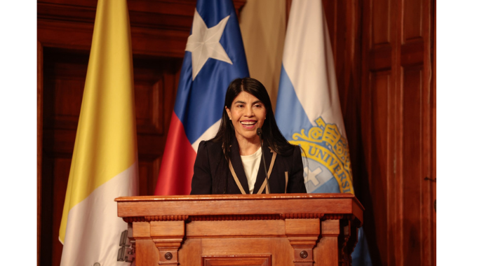 Ministra Lincolao visita la UC y destaca el rol de las universidades: “Son críticas en el desarrollo económico de todo país”